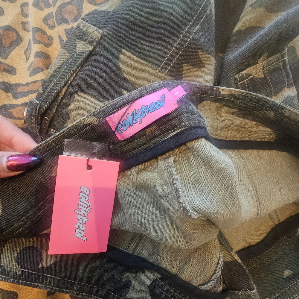 #edikted  Size Small Flare Green and Brown Camouflage Jeans Sturdy Outdoor Wear - Picture 4 of 8